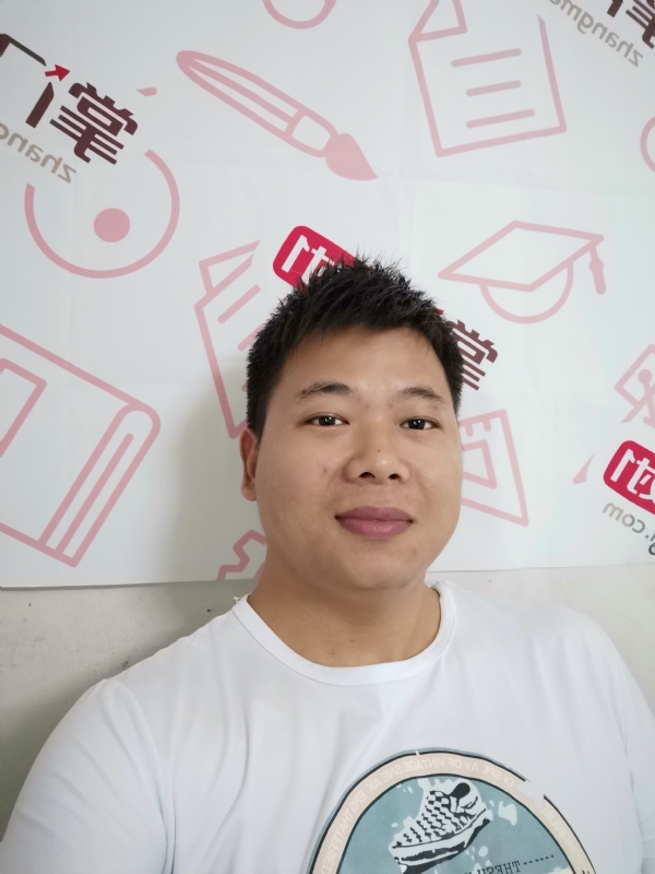 轻静地行走着的第一张照片--宁德相亲网