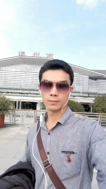 错把真心喂了狗的第三张照片--宁德相亲网