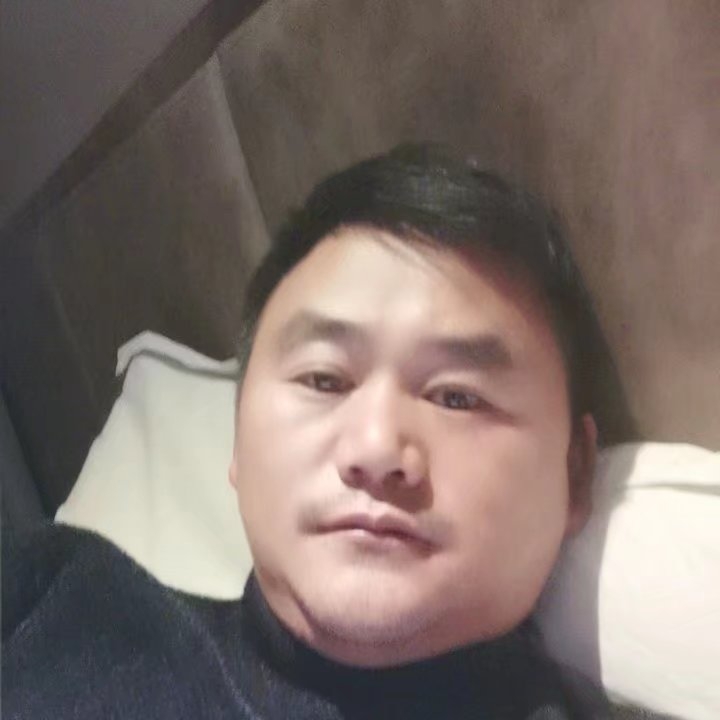 奔跑的第三张照片--宁德相亲网
