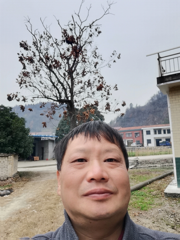 苏众青春冲浪的第一张照片--宁德相亲网