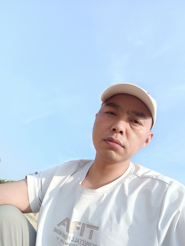 哥哥的第一张照片--宁德相亲网